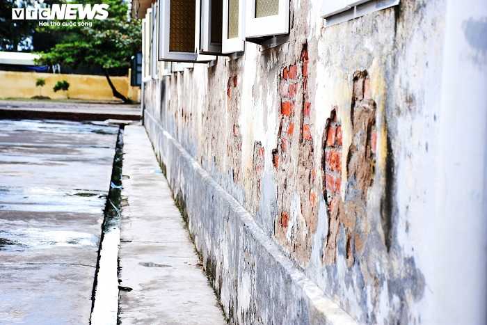 Trường tiểu học ở Hải Phòng xuống cấp trầm trọng, vá víu bước vào năm học mới - 3