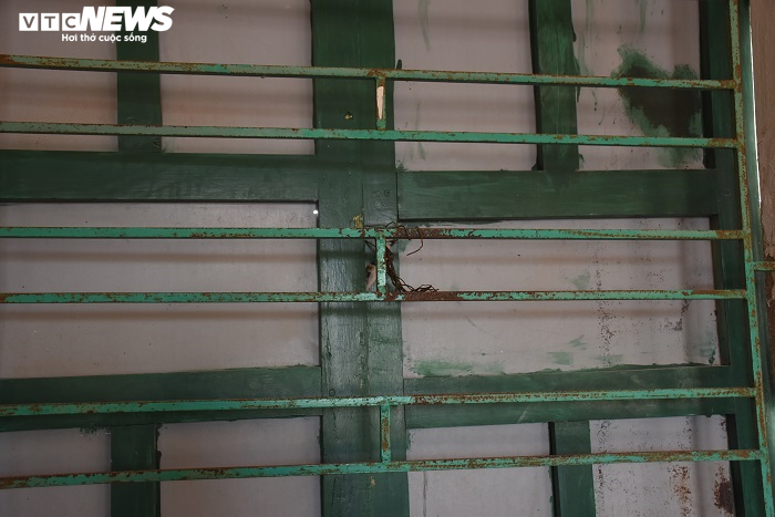 Trường tiểu học ở Hải Phòng xuống cấp trầm trọng, vá víu bước vào năm học mới - 9