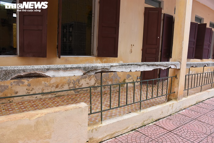 Trường tiểu học ở Hải Phòng xuống cấp trầm trọng, vá víu bước vào năm học mới - 12