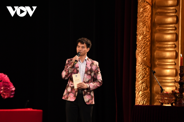 Tổ nghề sân khấu là ai? - 1