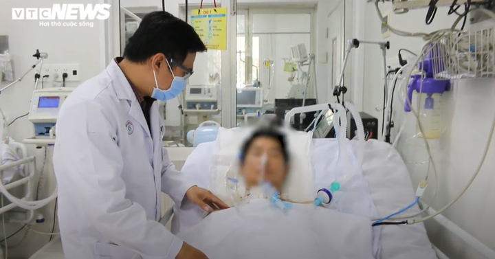 Sức khỏe bệnh nhân ngộ độc pate Minh Chay ở TP.HCM giờ ra sao? - 1