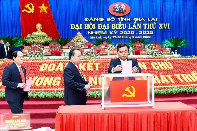 Ông Hồ Văn Niên được giới thiệu tái cử Bí thư Tỉnh uỷ Gia Lai - 1