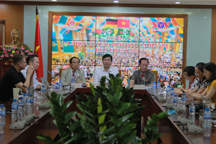 Nhập khẩu 1.000 lít bia béo, 2.000 chân giò phục vụ Lễ hội Văn hóa Việt – Đức - 2