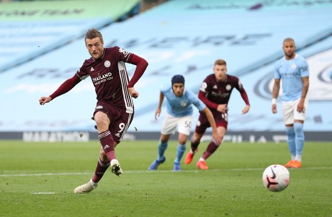 Bóng đá châu Âu điên đảo: Man City, Bayern thua đậm, MU hết trận vẫn có phạt đền - 11