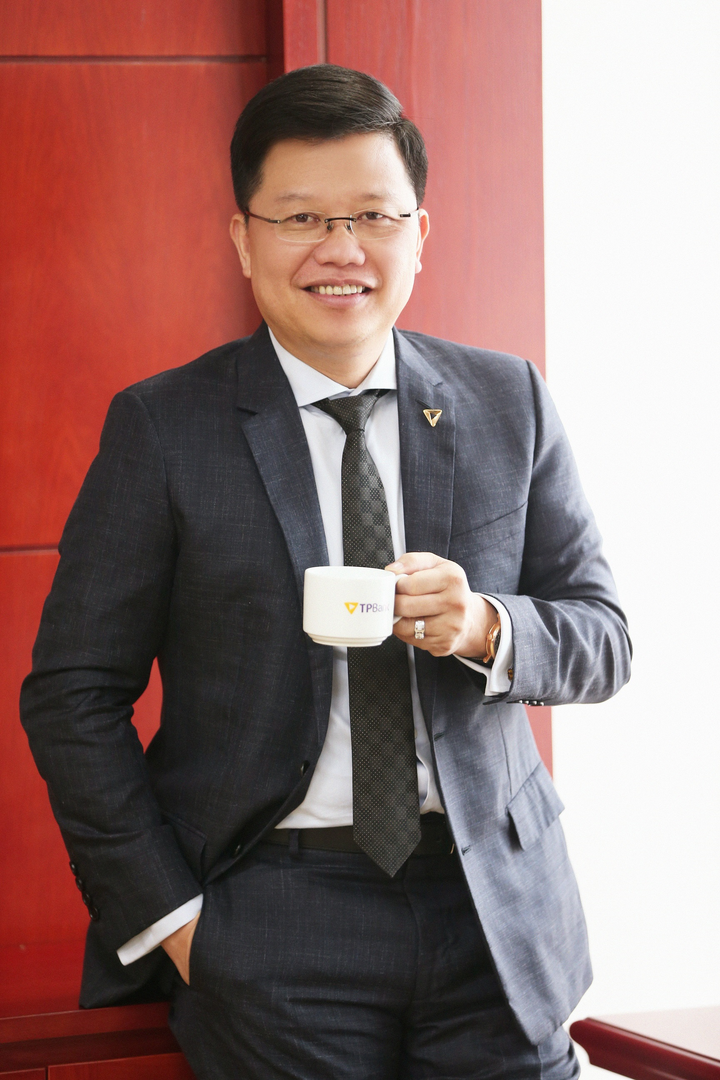 CEO TPBank: 'Đi trước ngân hàng bạn nửa bước chân đã là thành công' - 3