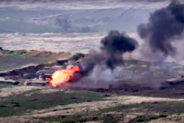 Azerbaijan tuyên bố tình trạng chiến tranh, xung đột với Armenia leo thang - 1