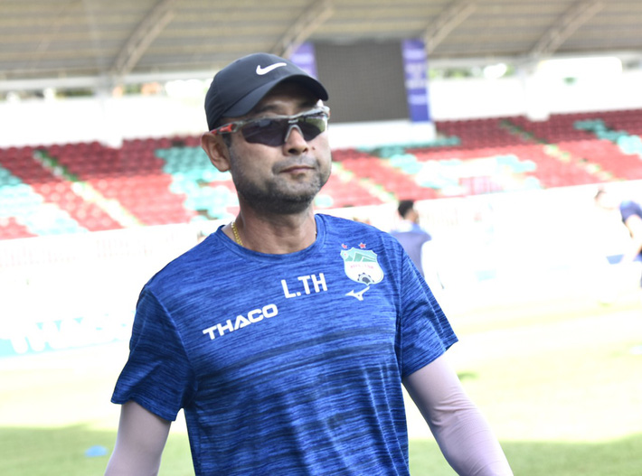 Giám đốc kỹ thuật trầm ngâm, cầu thủ HAGL tươi cười dưới thời 2 HLV mới - 3