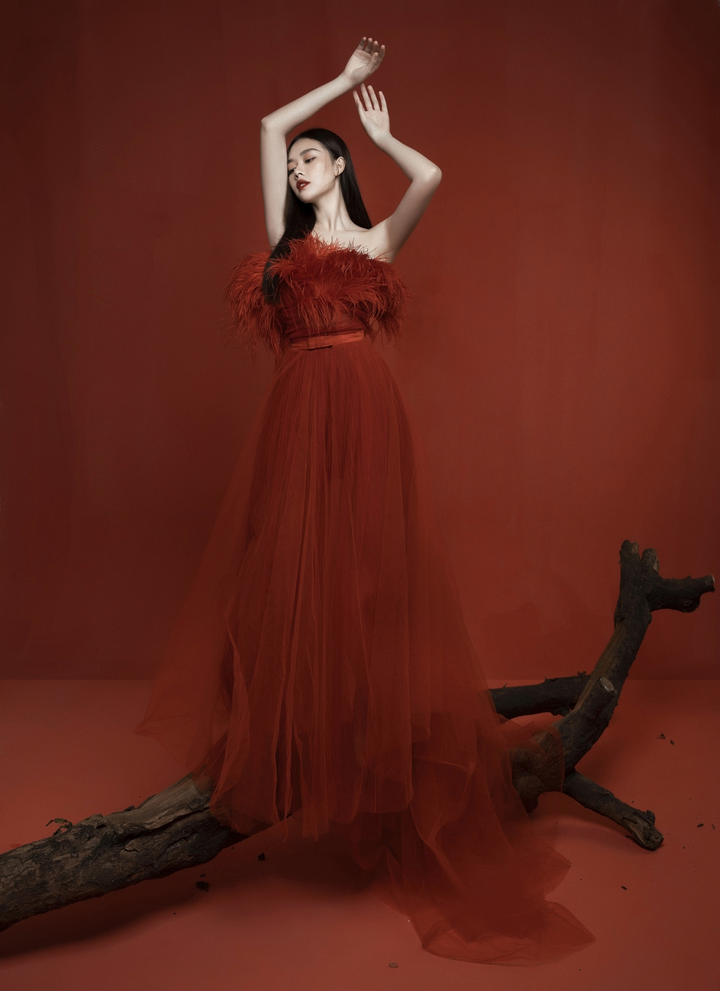 Vẻ đẹp liêu trai của Á hậu Tường San trong bộ ảnh đón Trung thu - 1