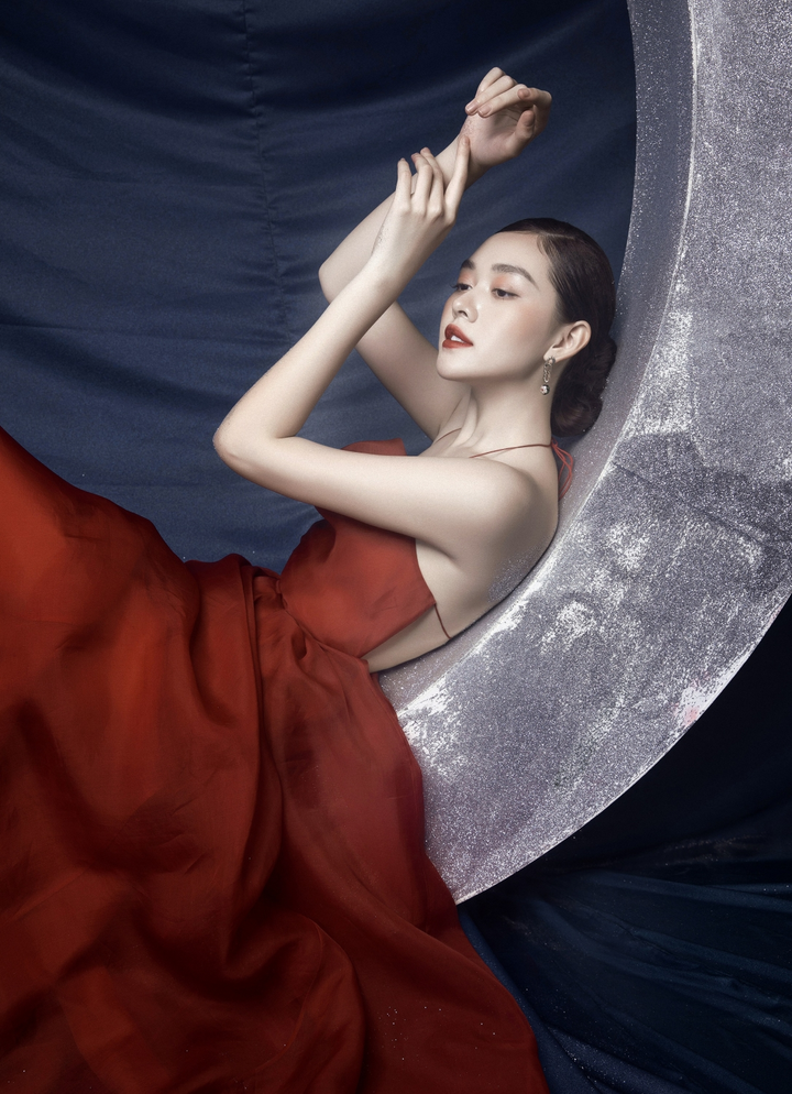Vẻ đẹp liêu trai của Á hậu Tường San trong bộ ảnh đón Trung thu - 12