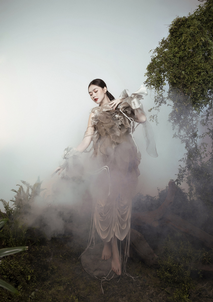 Vẻ đẹp liêu trai của Á hậu Tường San trong bộ ảnh đón Trung thu - 4