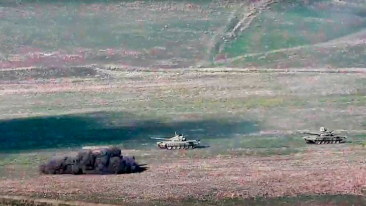 'So găng' sức mạnh quân sự giữa Azerbaijan và Armenia - 1