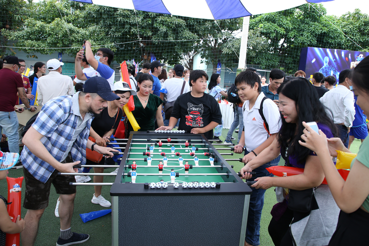 400 fan Barcelona tham gia ngày hội 'Tuyệt đỉnh tranh tài' - 2