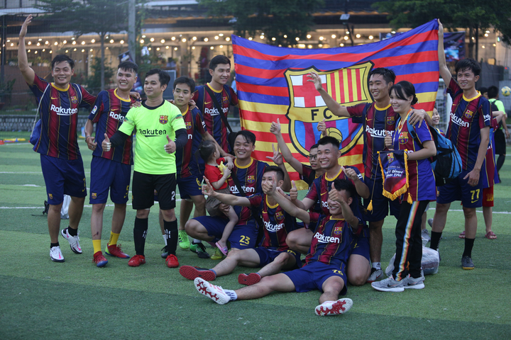 400 fan Barcelona tham gia ngày hội 'Tuyệt đỉnh tranh tài' - 6