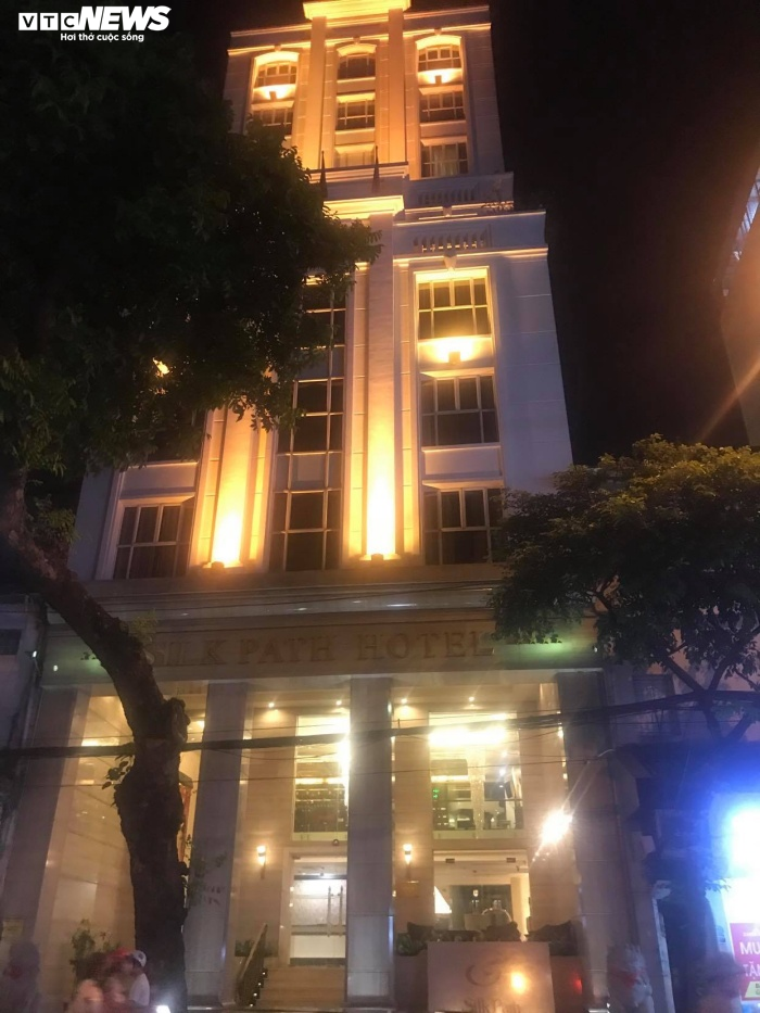 Buồn thảm loạt khách sạn đêm không sáng đèn trên phố cổ Hà Nội - 9