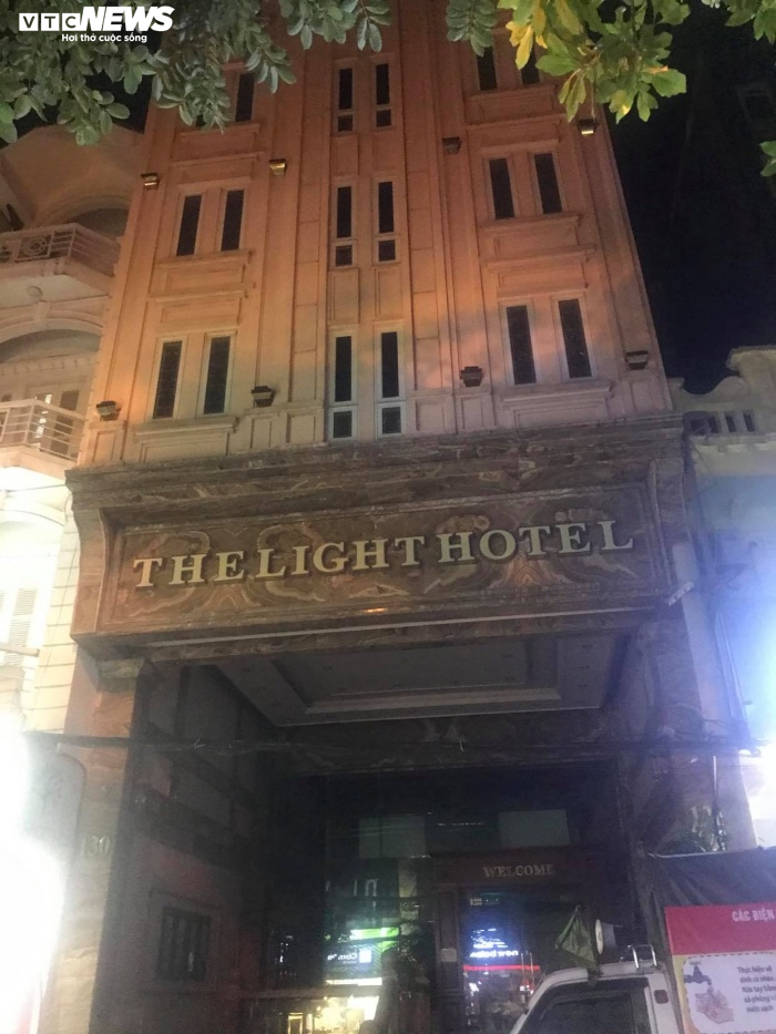 Buồn thảm loạt khách sạn đêm không sáng đèn trên phố cổ Hà Nội - 6