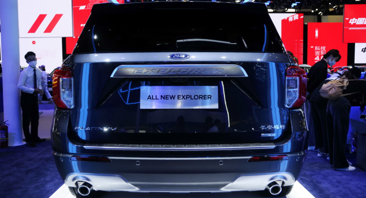 Đọ 'độ chất' Ford Explorer 2020 bản Trung Quốc và Mỹ - 2