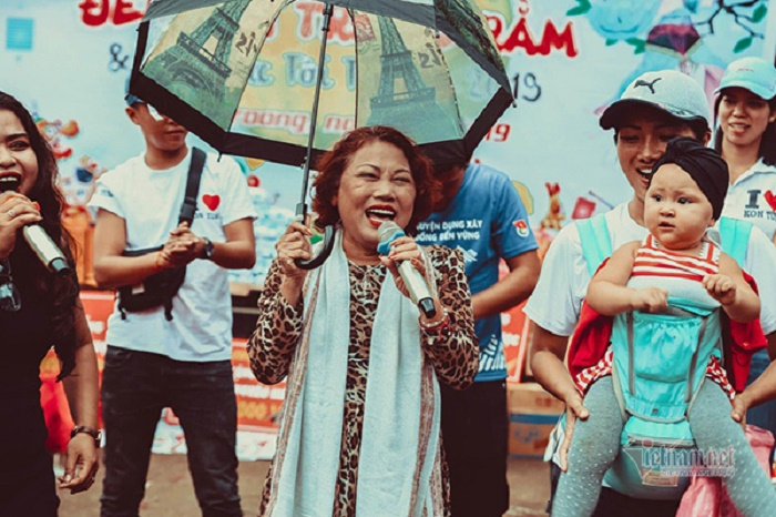 Siu Black tuổi 50 giảm 18kg, an nhàn ở quê nuôi đàn heo 30 con - 2