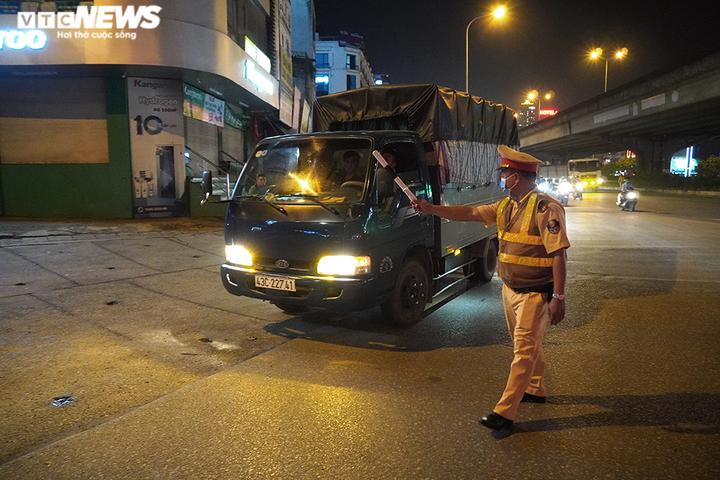 Chuyên gia: Đánh giá CSGT qua công việc chứ không nên định kiến bụng to hay nhỏ - 1