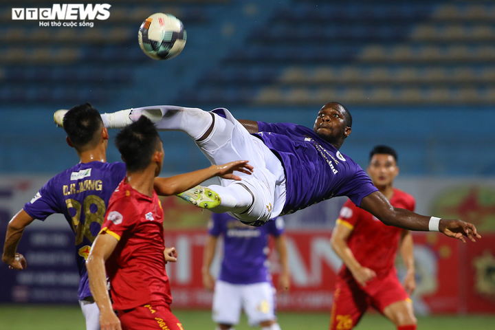 Lượt về V-League 2020: Hà Nội FC hưởng lợi từ lịch thi đấu thế nào? - 1