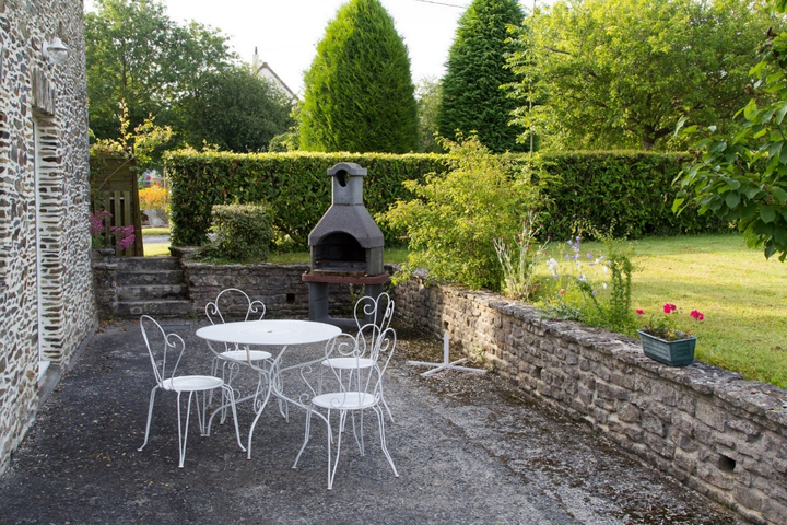 Những xu hướng thiết kế nghệ thuật cho không gian sân vườn trong nhà phố - 1