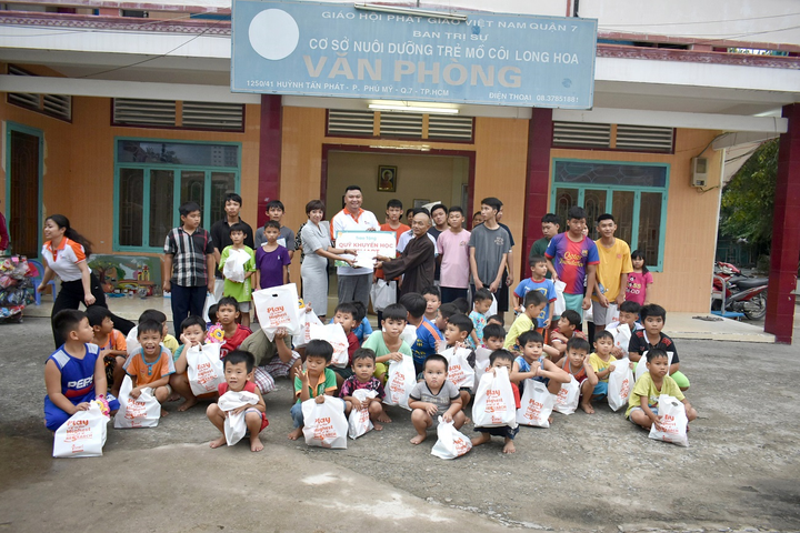 Mang Tết Trung thu cổ truyền đến với trẻ em cơ nhỡ - 1