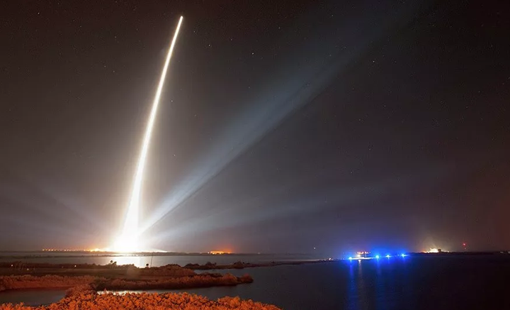 Mỹ tính đưa quân lên vũ trụ - 1