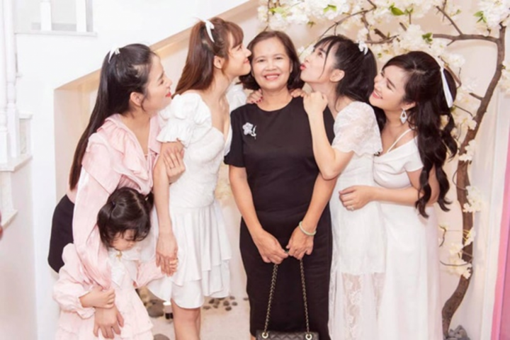 Ảnh 'ngày ấy - bây giờ' đẹp hết phần thiên hạ của 3 chị em Nhã Phương - 10