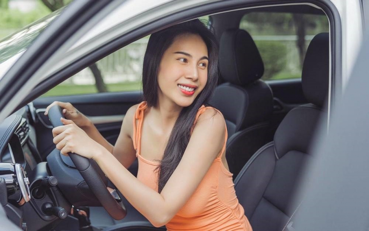 Cát-sê trăm triệu, ca sĩ Thủy Tiên tiêu bao nhiêu tiền mỗi tháng? - 10