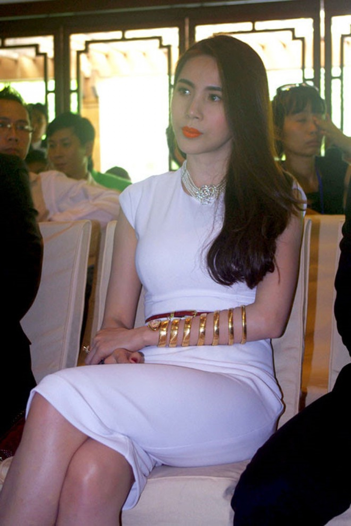 Cát-sê trăm triệu, ca sĩ Thủy Tiên tiêu bao nhiêu tiền mỗi tháng? - 11