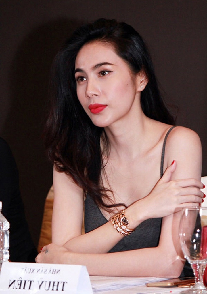 Cát-sê trăm triệu, ca sĩ Thủy Tiên tiêu bao nhiêu tiền mỗi tháng? - 13