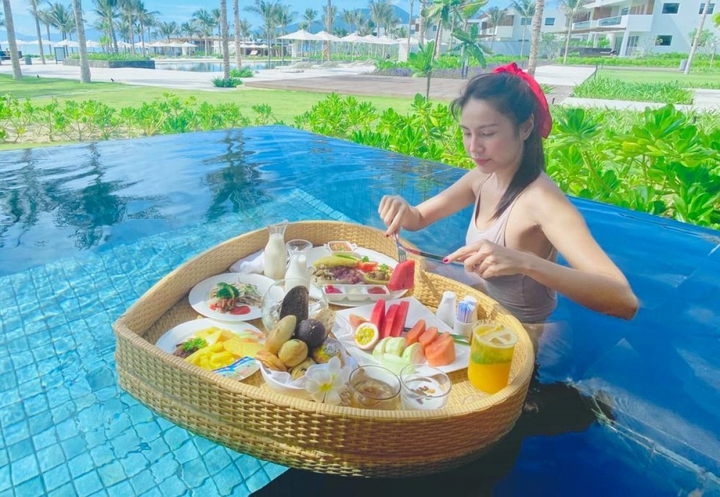 Cát-sê trăm triệu, ca sĩ Thủy Tiên tiêu bao nhiêu tiền mỗi tháng? - 18