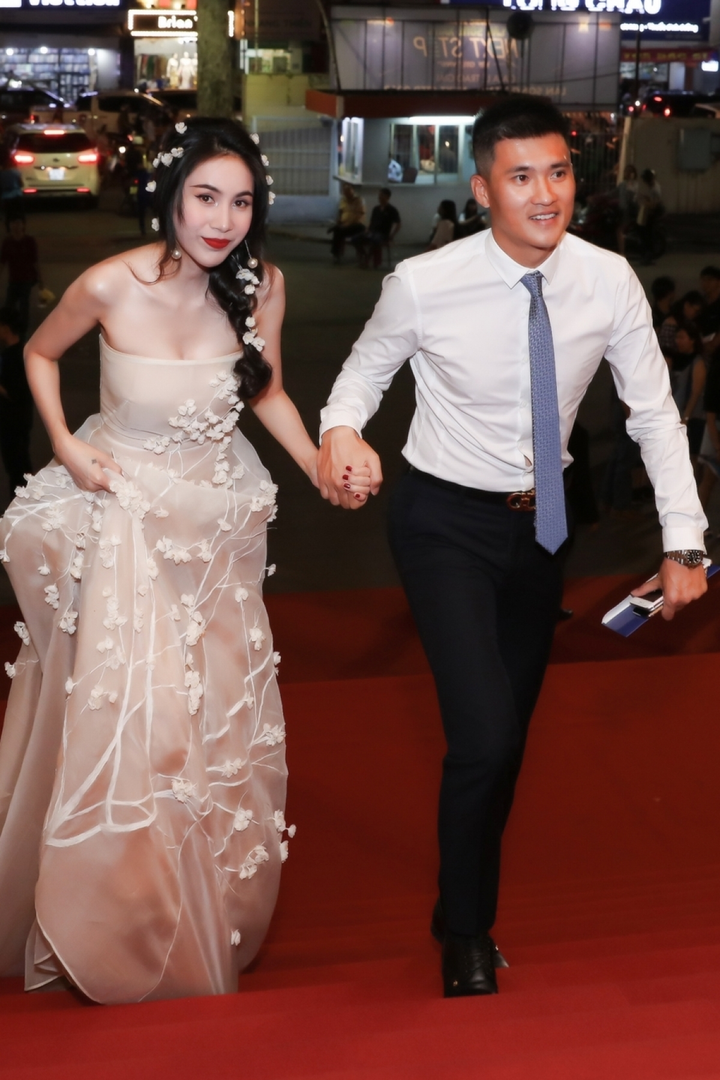 Cát-sê trăm triệu, ca sĩ Thủy Tiên tiêu bao nhiêu tiền mỗi tháng? - 9