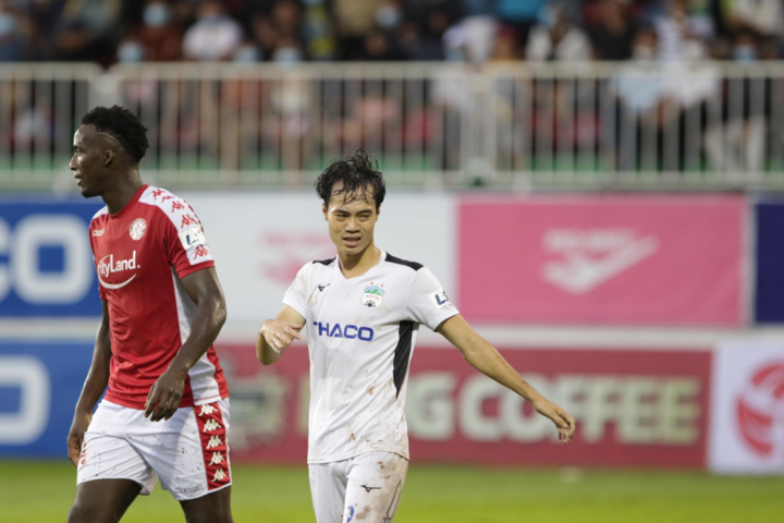 Trực tiếp HAGL 5-2 CLB TP.HCM: Bùi Tiến Dũng vào lưới nhặt bóng 5 lần - 1