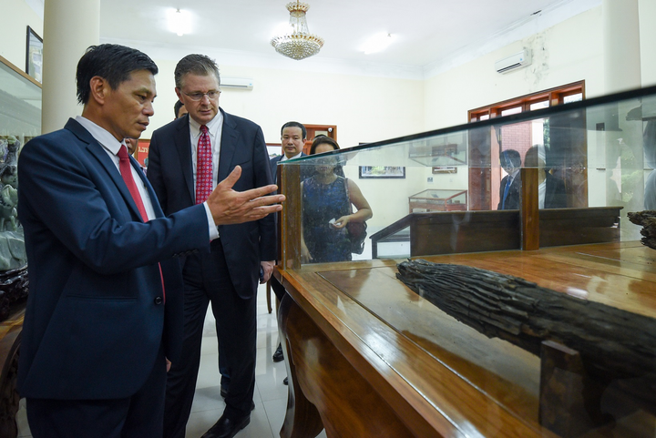 Ảnh: Đại sứ Mỹ thăm thành phố Hải Phòng, di tích Bạch Đằng lịch sử - 4