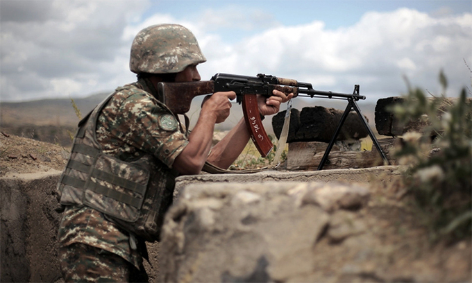Armenia sẵn sàng ngừng bắn với Azerbaijan - 1