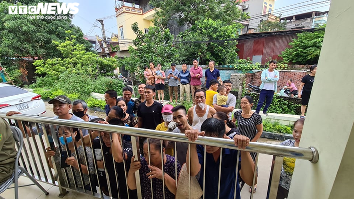 Ảnh: Chủ quán nướng bắt cô gái quỳ xin lỗi bị dẫn giải đến tòa xử lưu động - 7