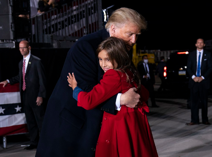 Ảnh: Ông Trump gặp nhiều người, dự loạt sự kiện trước khi mắc COVID-19 - 6