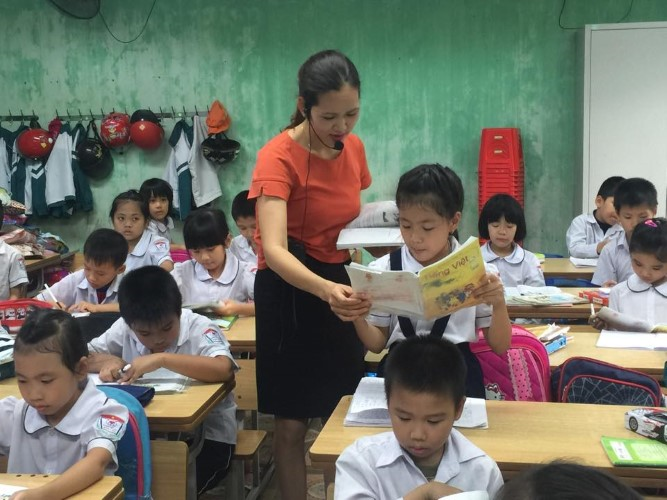 Làm cách nào để trẻ bắt nhịp nhanh với sách giáo khoa lớp 1? - 2