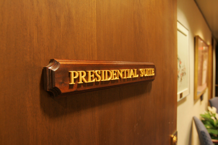 Ảnh: Có gì đặc biệt bên trong bệnh viện điều trị COVID-19 cho Tổng thống Trump? - 3