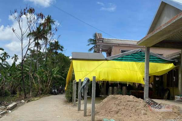 Mẹ tai biến nằm liệt giường nghi bị con trai đánh chết - 1