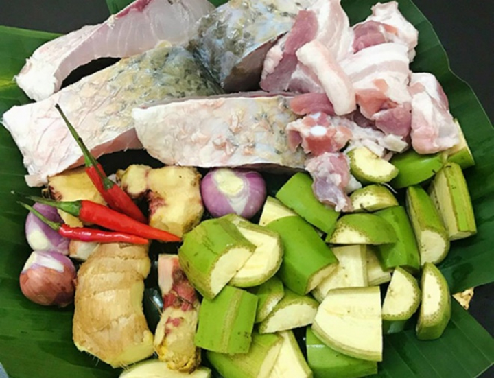 Cá kho chuối xanh vừa không tanh vừa lạ miệng - 1