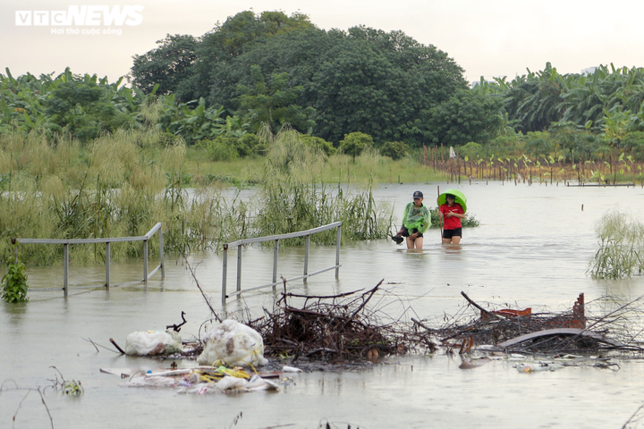 Ảnh: Thủy điện xả lũ, nước sông Hồng, sông Đuống dâng cao - 8
