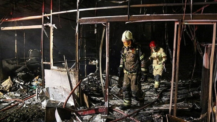 Iran: Nổ lớn tại nhà máy dầu ở thành phố Razi - 1