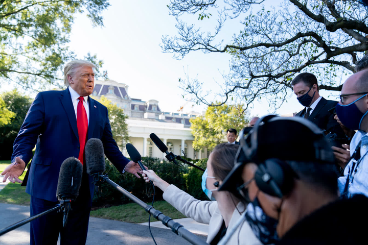 Ảnh: Ông Trump gặp nhiều người, dự loạt sự kiện trước khi mắc COVID-19 - 5