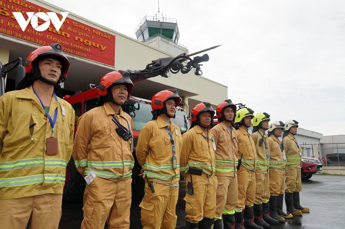 Cận cảnh dàn xe đặc chủng triệu đô tại sân bay Tân Sơn Nhất - 13