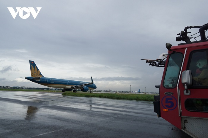 Cận cảnh dàn xe đặc chủng triệu đô tại sân bay Tân Sơn Nhất - 11