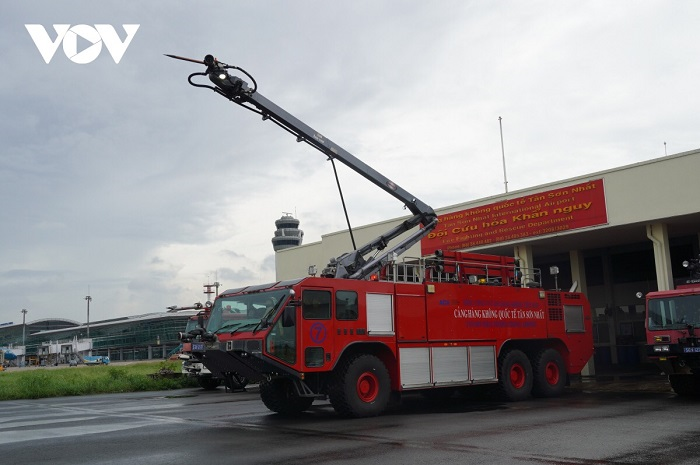 Cận cảnh dàn xe đặc chủng triệu đô tại sân bay Tân Sơn Nhất - 7