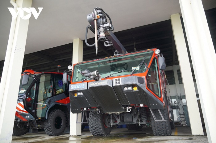 Cận cảnh dàn xe đặc chủng triệu đô tại sân bay Tân Sơn Nhất - 6