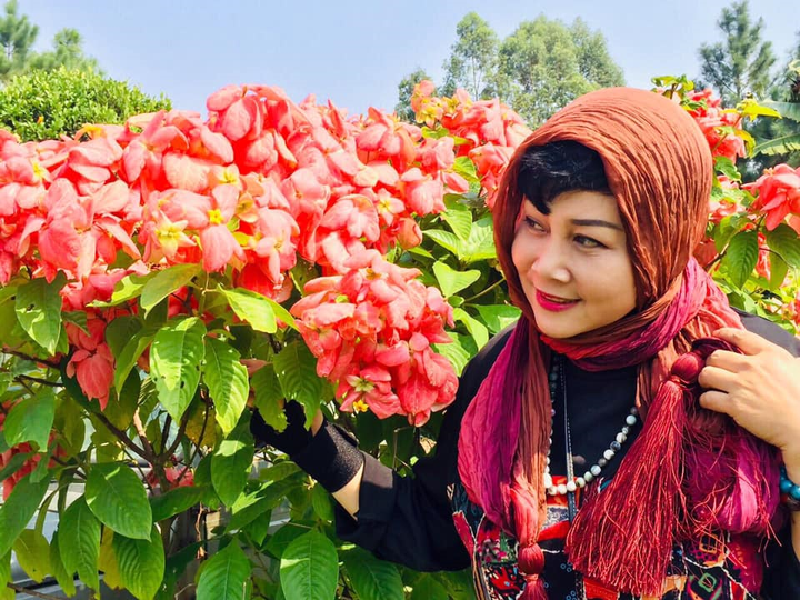 Nhan sắc kiều diễm thời trẻ của NSND Minh Hằng - 13