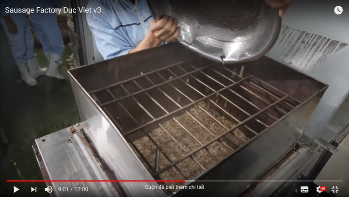 Kênh Youtube nổi tiếng thế giới tiết lộ 'bí mật' phía sau xúc xích Đức Việt - 5